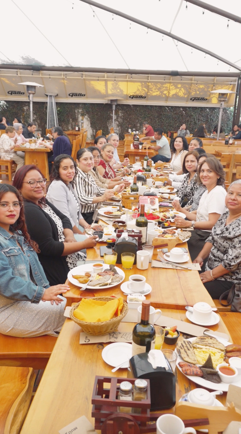 Padre e hijo 30 años Muebles Continental